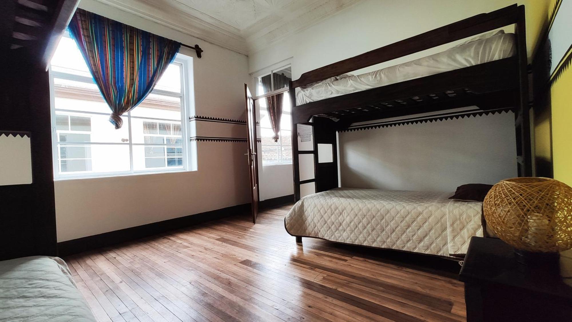 Hostal Yakumama كوينكا الغرفة الصورة